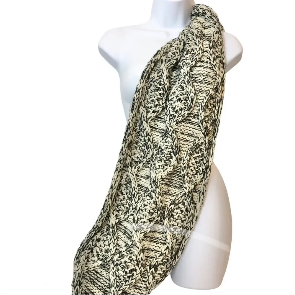 Loft cable knit marble infinity warm comfy timeless scarf black and white